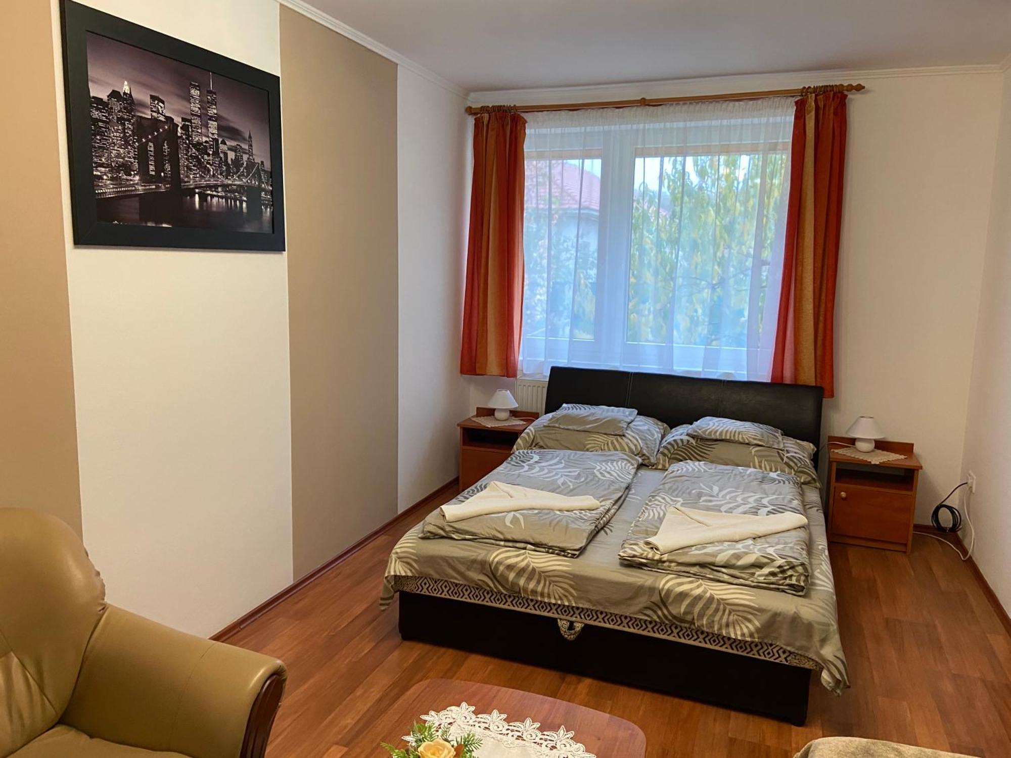 Vadrozsa Vendeghaz-Apartman Demjen Bagian luar foto