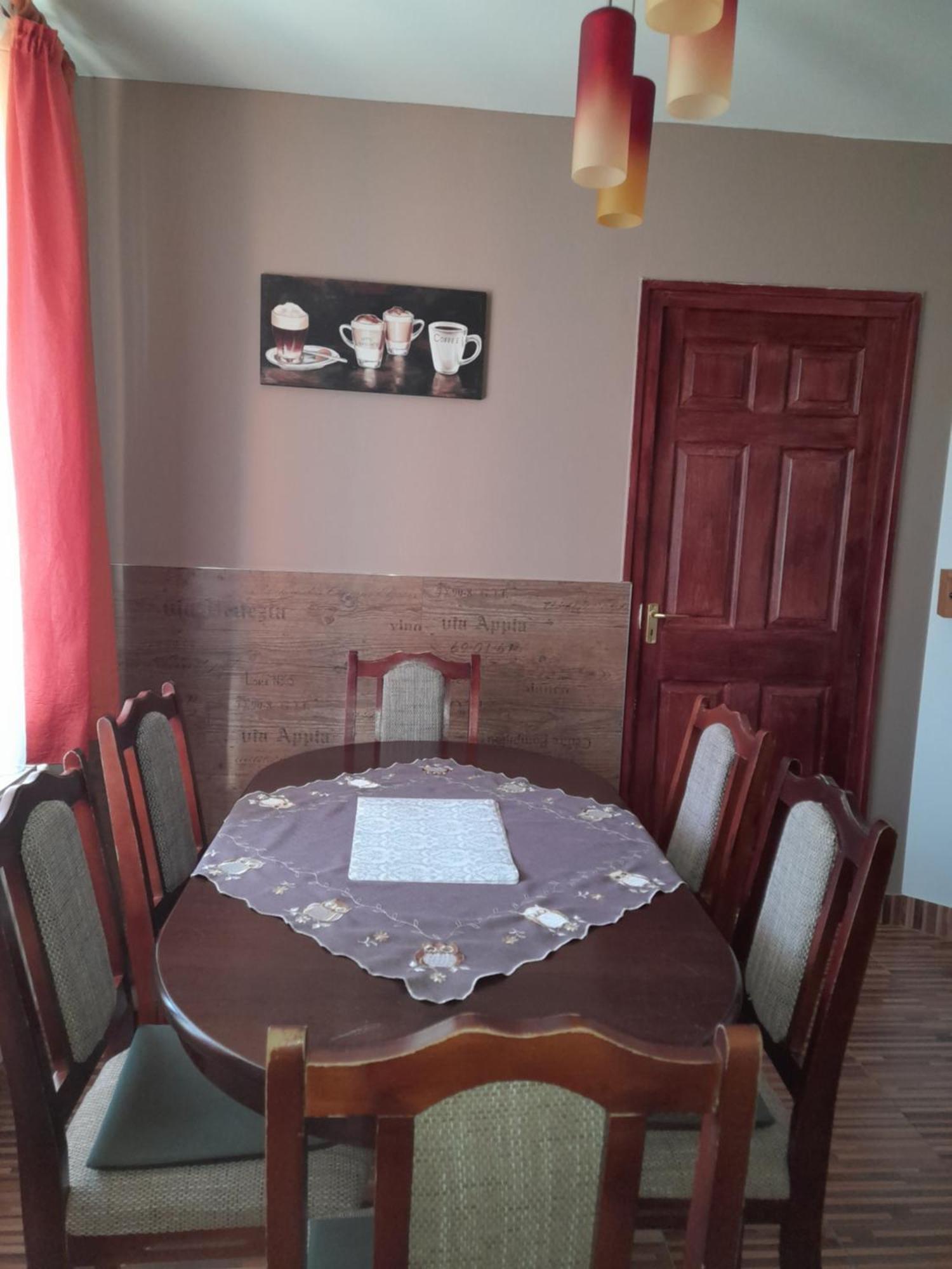 Vadrozsa Vendeghaz-Apartman Demjen Bagian luar foto