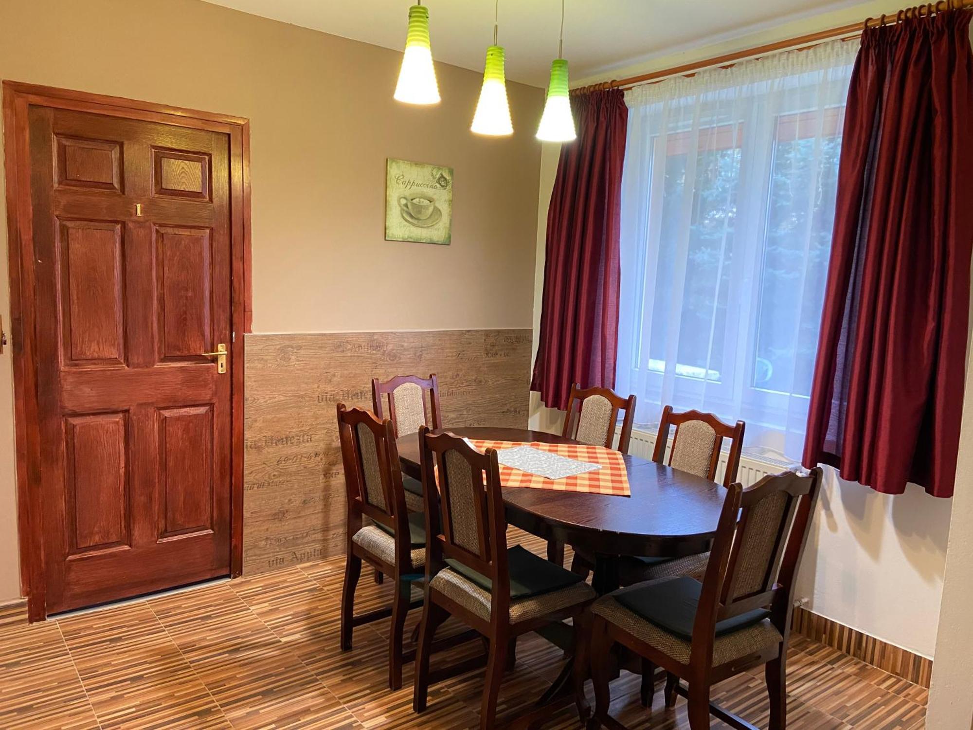 Vadrozsa Vendeghaz-Apartman Demjen Bagian luar foto