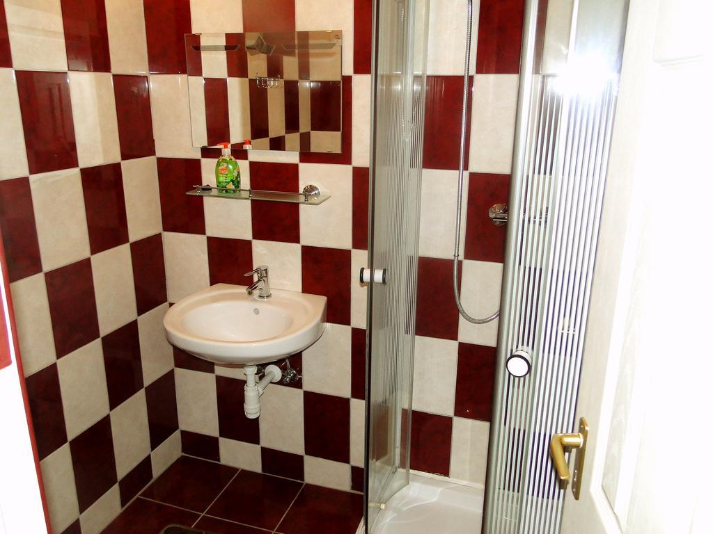 Vadrozsa Vendeghaz-Apartman Demjen Bagian luar foto